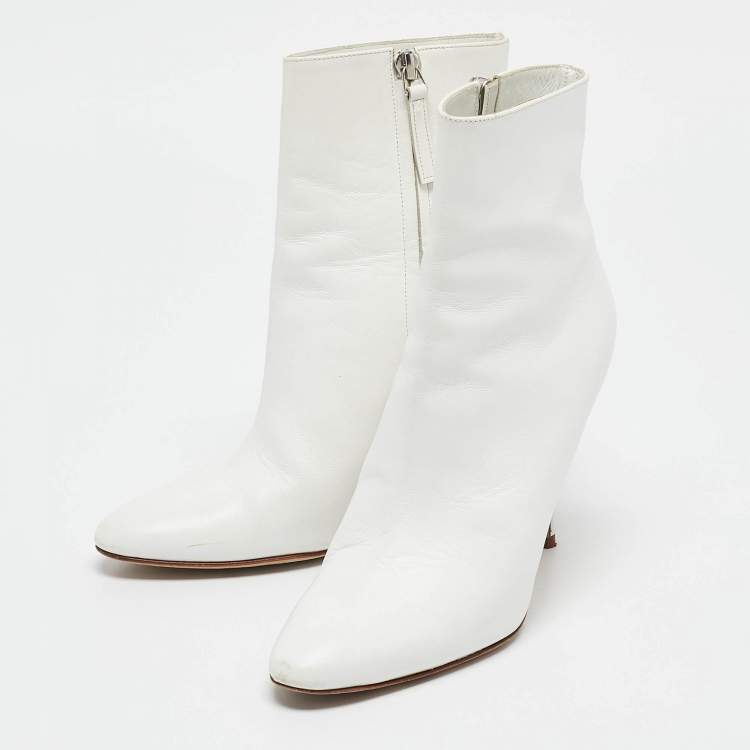 Pre Owned Manolo Blahnik White Leather Ankle Boots Size 36.5