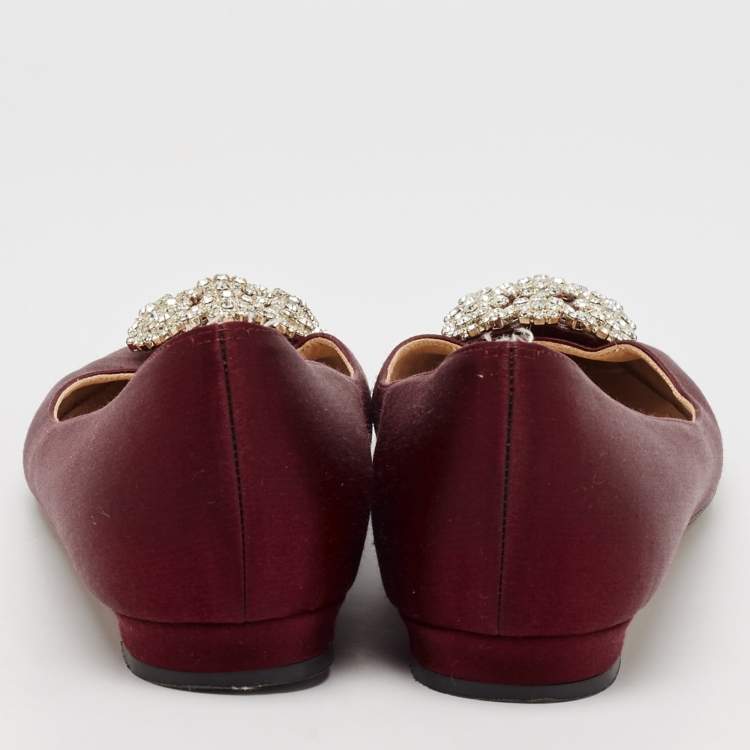 مملوكة مسبقًا Manolo Blahnik Burgundy Satin Hangisi Ballet Flats Size 39