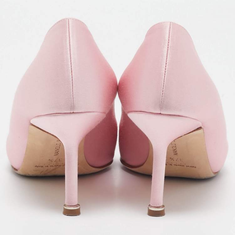 مملوكة مسبقًا Manolo Blahnik Pink Satin Hangisi Pumps Size 37.5 