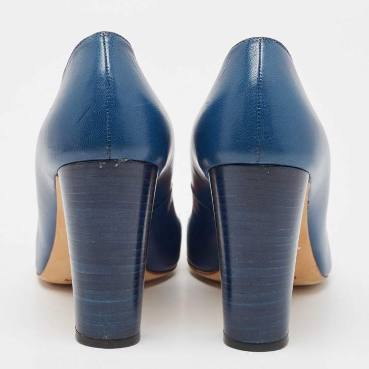 مملوكة مسبقًا Manolo Blahnik Blue/Grey Leather Pumps Size 39