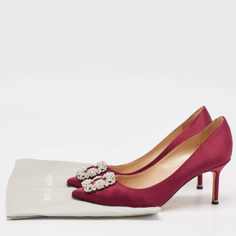 مملوكة مسبقًا Manolo Blahnik Burgundy Satin Hangisi Pumps Size 39