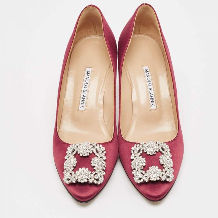 مملوكة مسبقًا Manolo Blahnik Burgundy Satin Hangisi Pumps Size 39