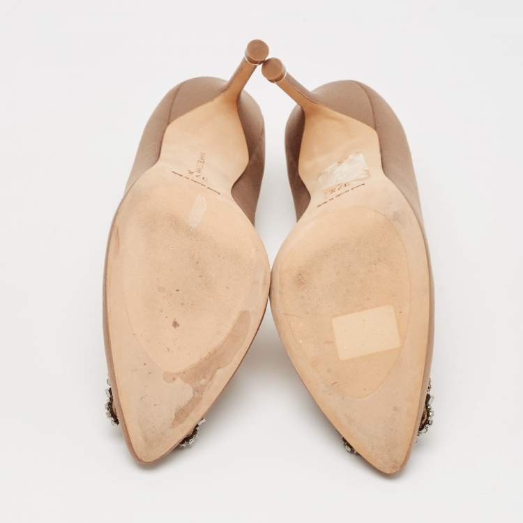 Pre Owned Manolo Blahnik Beige Satin Hangisi Pumps Size 37.5