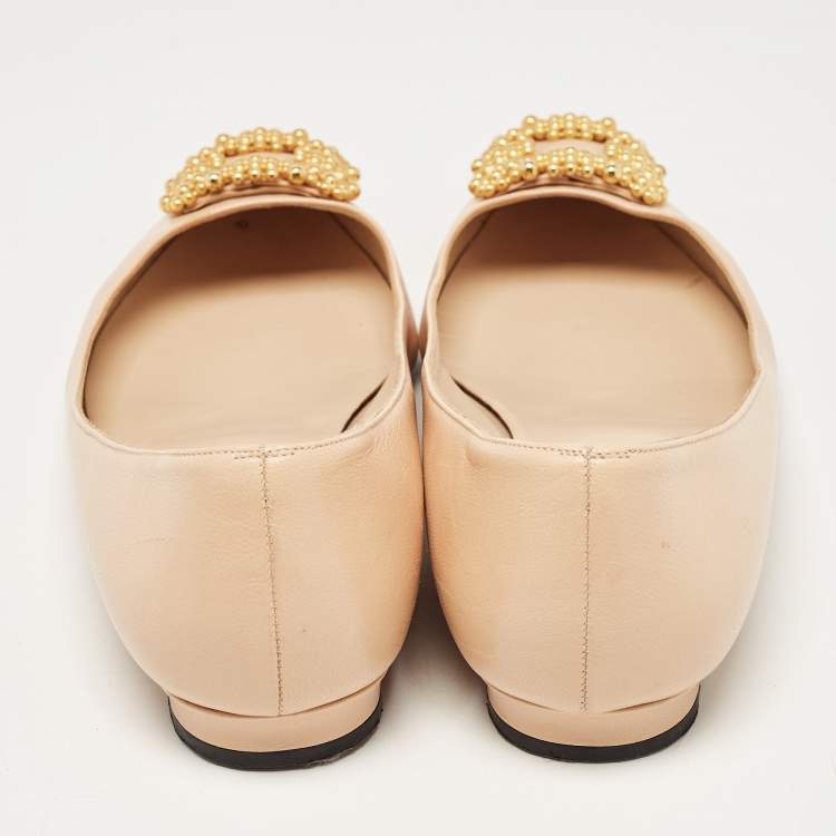 مملوكة مسبقًا Manolo Blahnik Beige Leather Hangisi Ballet Flats Size 38.5