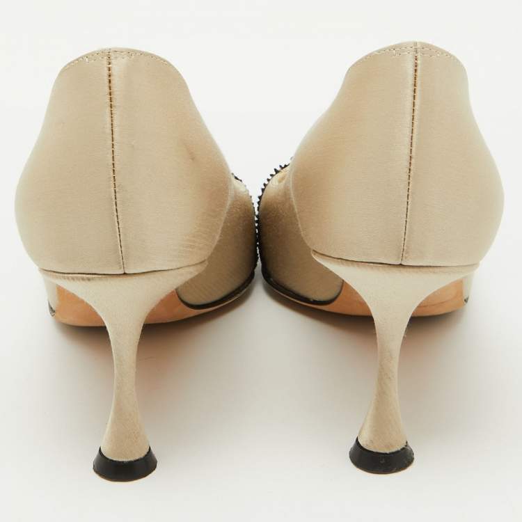 Pre Owned Manolo Blahnik Pearl White/Black Satin and Lace Gerontiushi Pumps Size 36