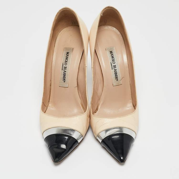 Pre Owned Manolo Blahnik Cream/Black Leather Pointed Toe Pumps Size 37