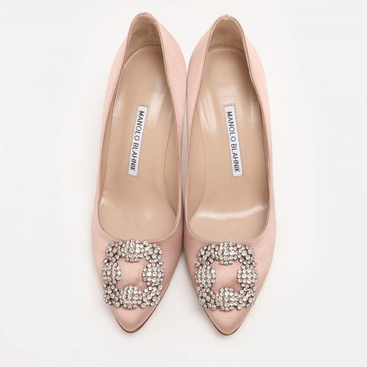مملوكة مسبقًا Manolo Blahnik Beige Satin Hangisi Pumps Size 37