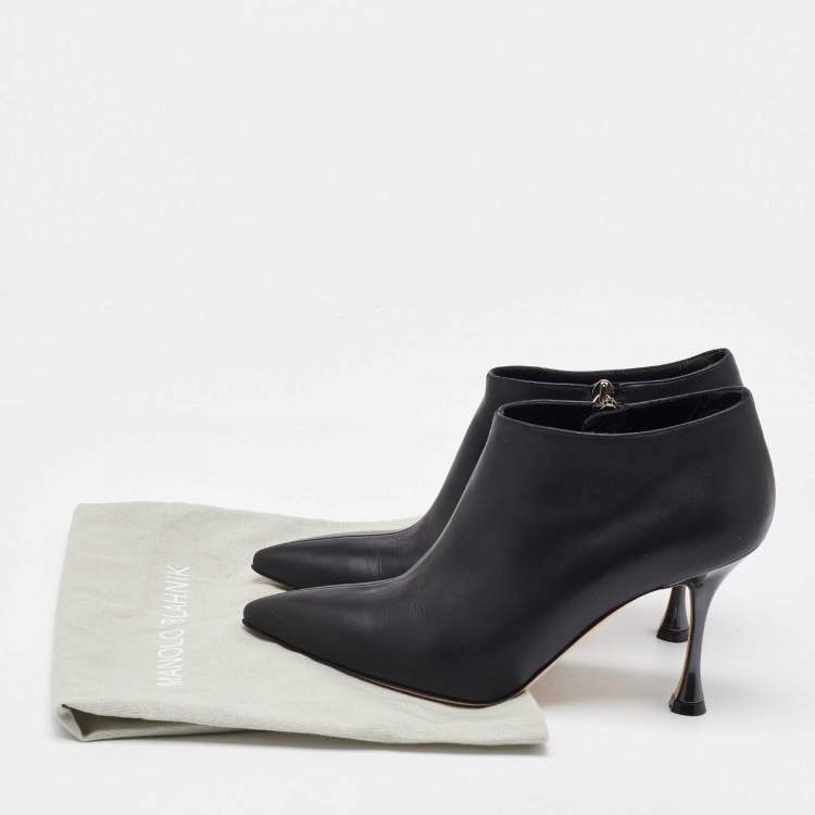 Pre Owned Manolo Blahnik Black Leather Pointed Toe Ankle Length Boots Size 37.5