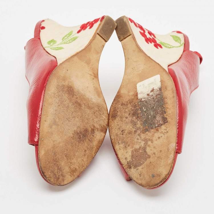 Pre Owned Manolo Blahnik Red Leather Wedge Slingback Sandals Size 37.5