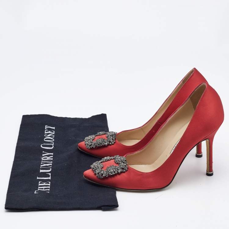مملوكة مسبقًا Manolo Blahnik Red Satin Hangisi Pumps Size 36
