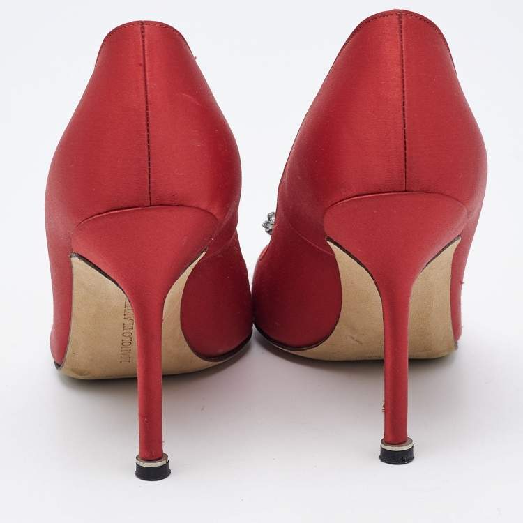 مملوكة مسبقًا Manolo Blahnik Red Satin Hangisi Pumps Size 36