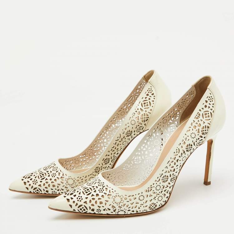 Pre Owned Manolo Blahnik White Leather Laser Cut-Out Pointed Toe Pumps Size 38