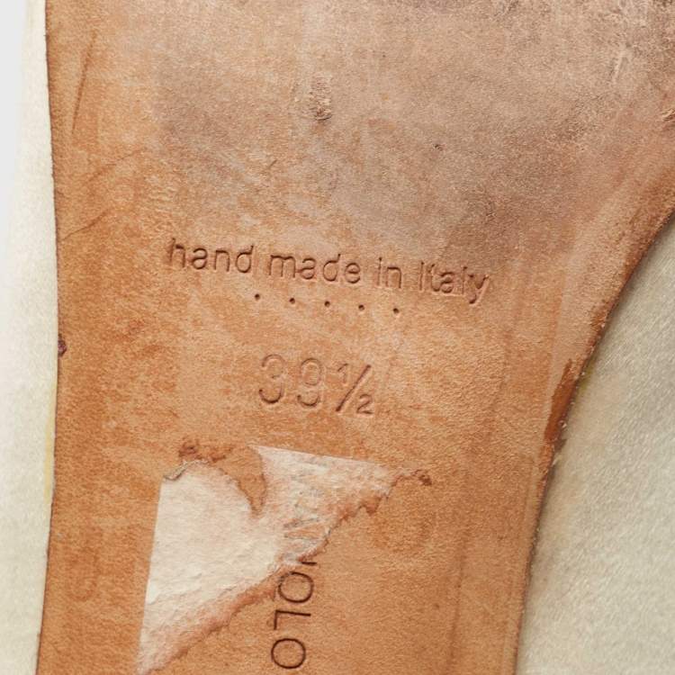 Pre Owned Manolo Blahnik Off White Satin Hangisi Pumps Size 39.5