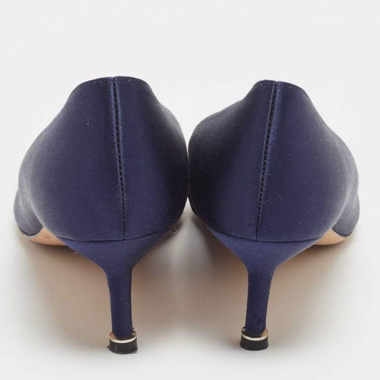 Pre Owned Manolo Blahnik Navy Blue Satin Hangisi Pumps Size 37.5