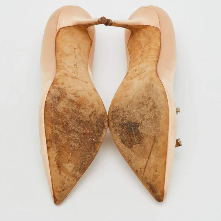Pre Owned Manolo Blahnik Beige Satin Borlak Crystal Embellished Pointed Toe Pumps Size 36