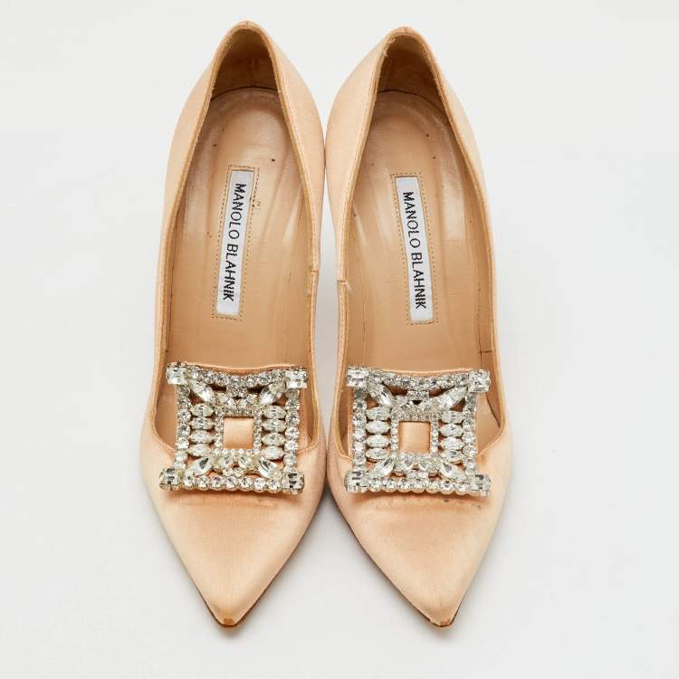 Pre Owned Manolo Blahnik Beige Satin Borlak Crystal Embellished Pointed Toe Pumps Size 36
