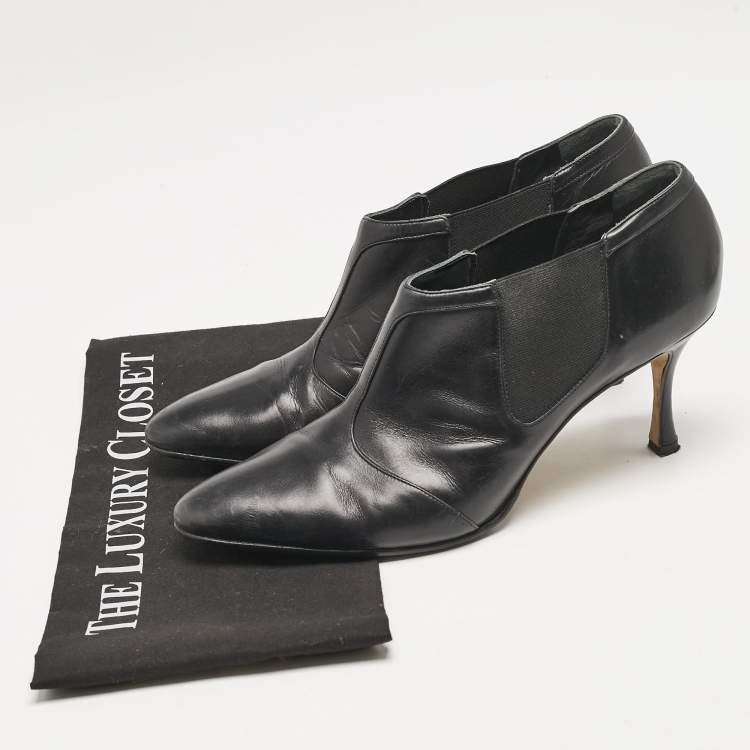 Pre Owned Manolo Blahnik Black Leather Pointed Toe Ankle Length Boots Size 41.5
