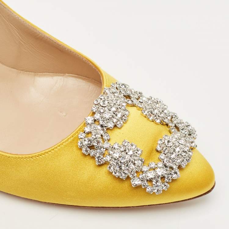 Pre Owned Manolo Blahnik Yellow Satin Hangisi Pumps Size 37
