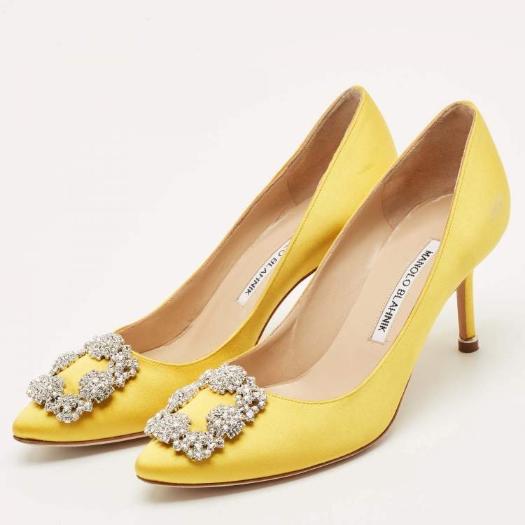Pre Owned Manolo Blahnik Yellow Satin Hangisi Pumps Size 37