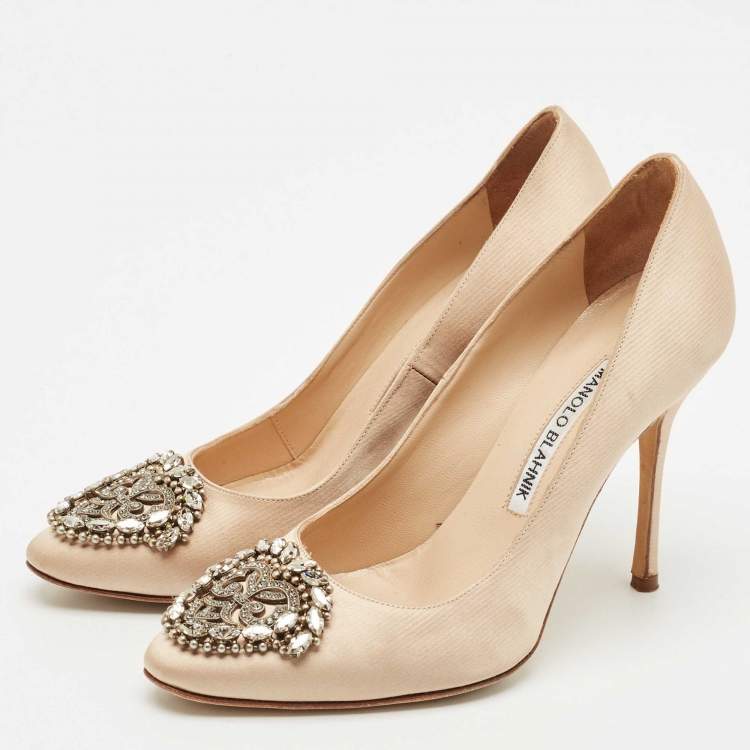 Pre Owned Manolo Blahnik Beige Satin Okkato Crystal Embellished Pumps Size 36