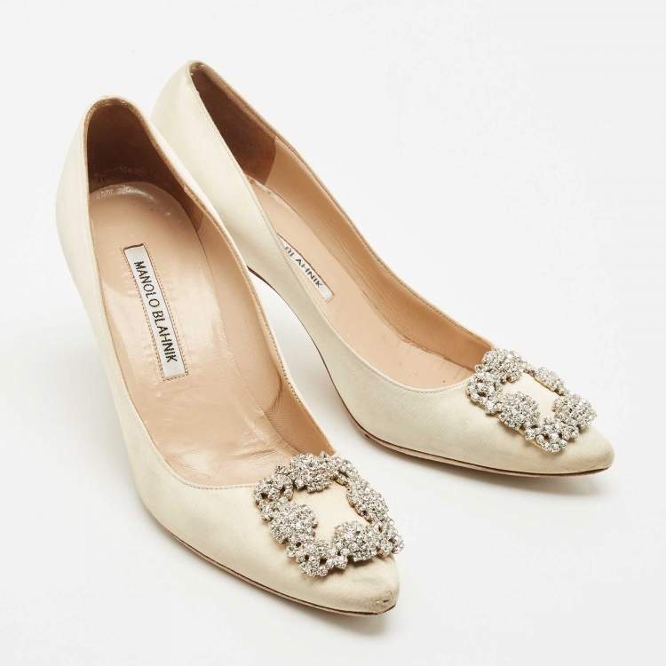Pre Owned Manolo Blahnik Cream Satin Hangisi Pumps Size 37.5