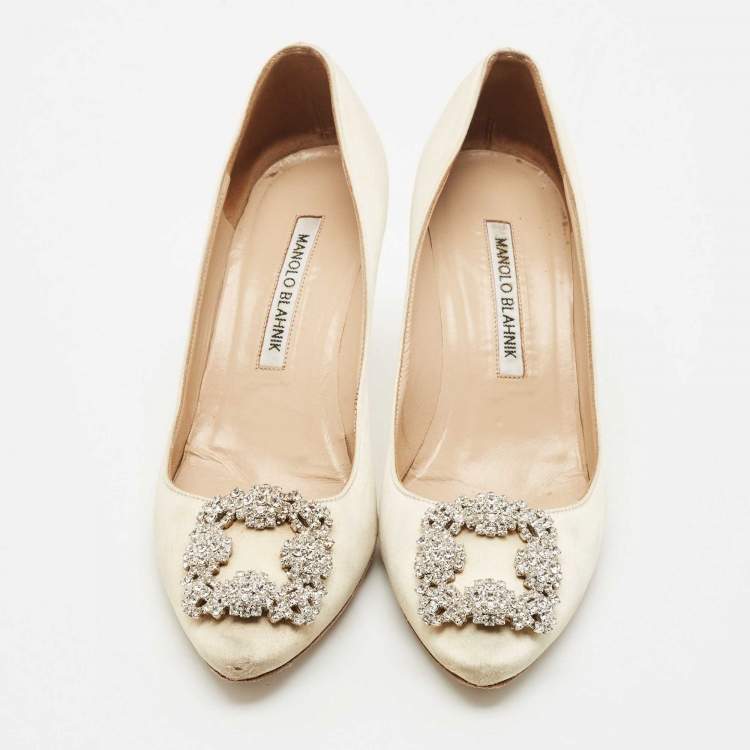 Pre Owned Manolo Blahnik Cream Satin Hangisi Pumps Size 37.5