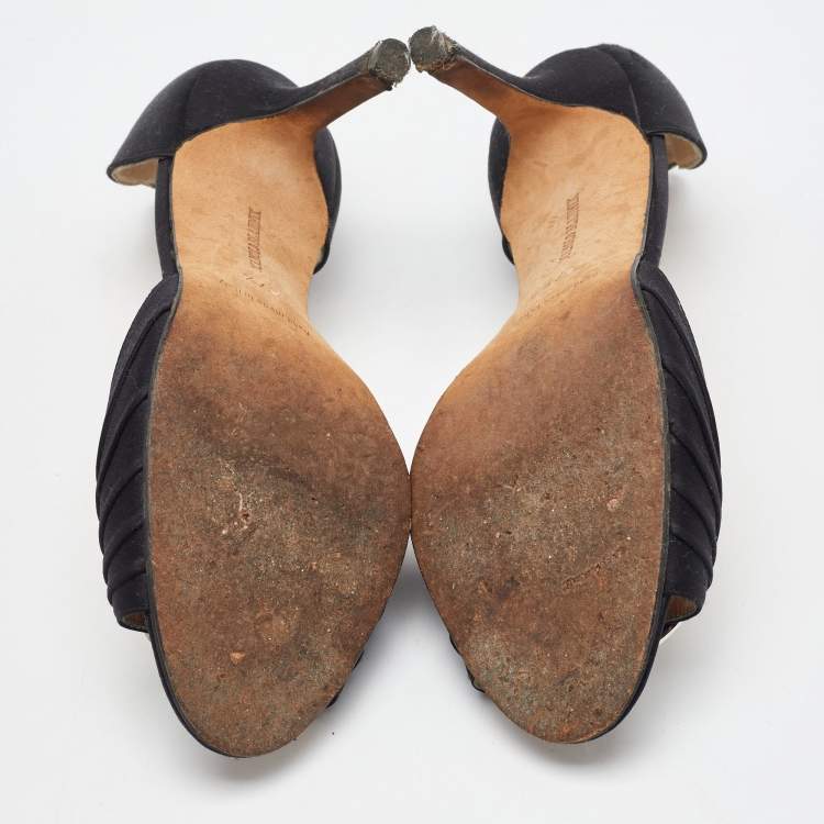 مملوكة مسبقًا Manolo Blahnik Black Satin Pleated Sedaraby D'orsay Pumps Size 37.5