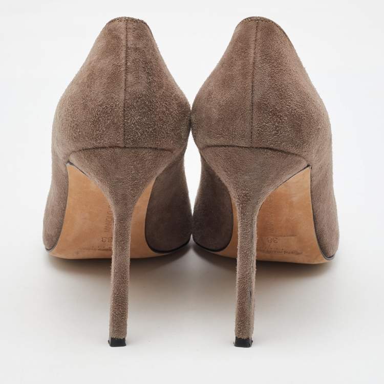 Pre Owned Manolo Blahnik Light Grey Suede Round Toe Pumps Size 38