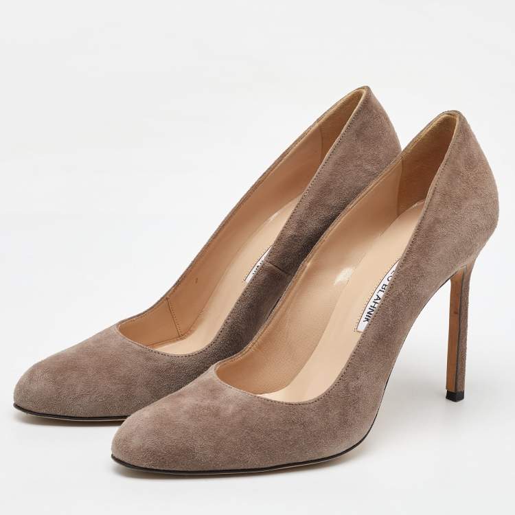 Pre Owned Manolo Blahnik Light Grey Suede Round Toe Pumps Size 38