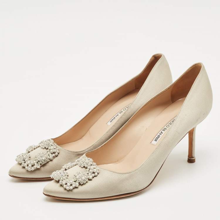 Pre Owned Manolo Blahnik Light Grey Satin Hangisi Crystal Embellished Pumps Size 39.5