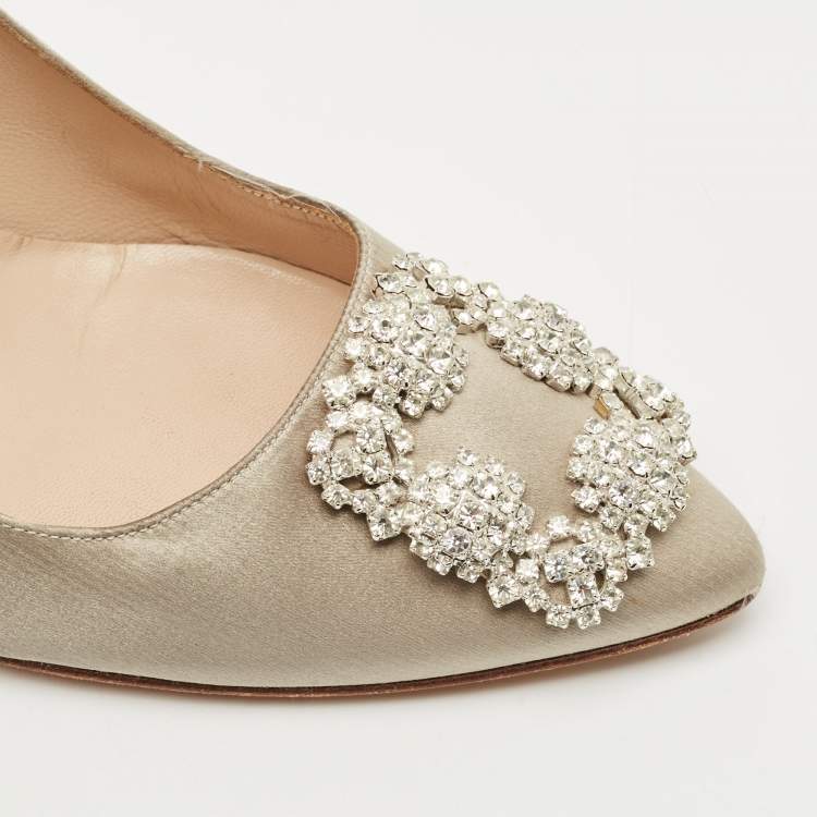 Pre Owned Manolo Blahnik Light Grey Satin Hangisi Crystal Embellished Pumps Size 39.5