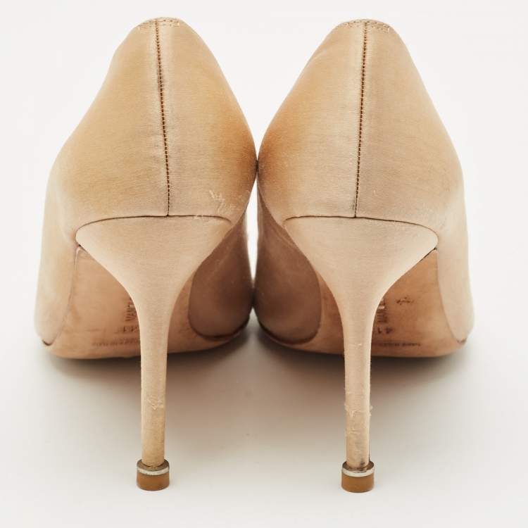 Pre Owned Manolo Blahnik Beige Satin Hangisi Crystal Embellished Pumps Size 41