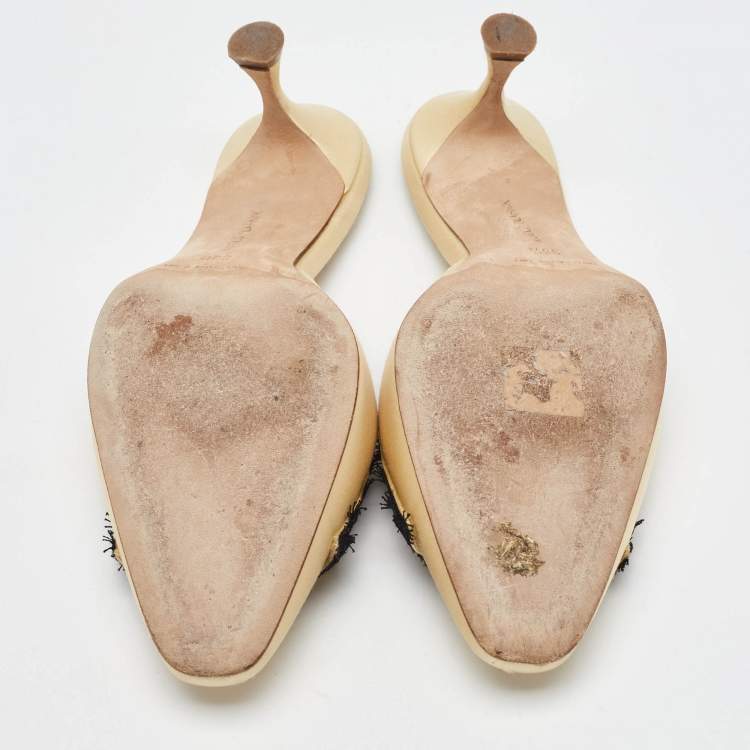 Pre Owned Manolo Blahnik Light Yellow Satin Lace Detail Mules Size 38.5