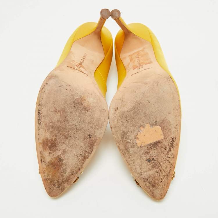 Pre Owned Manolo Blahnik Yellow Satin Hangisi Pumps Size 38