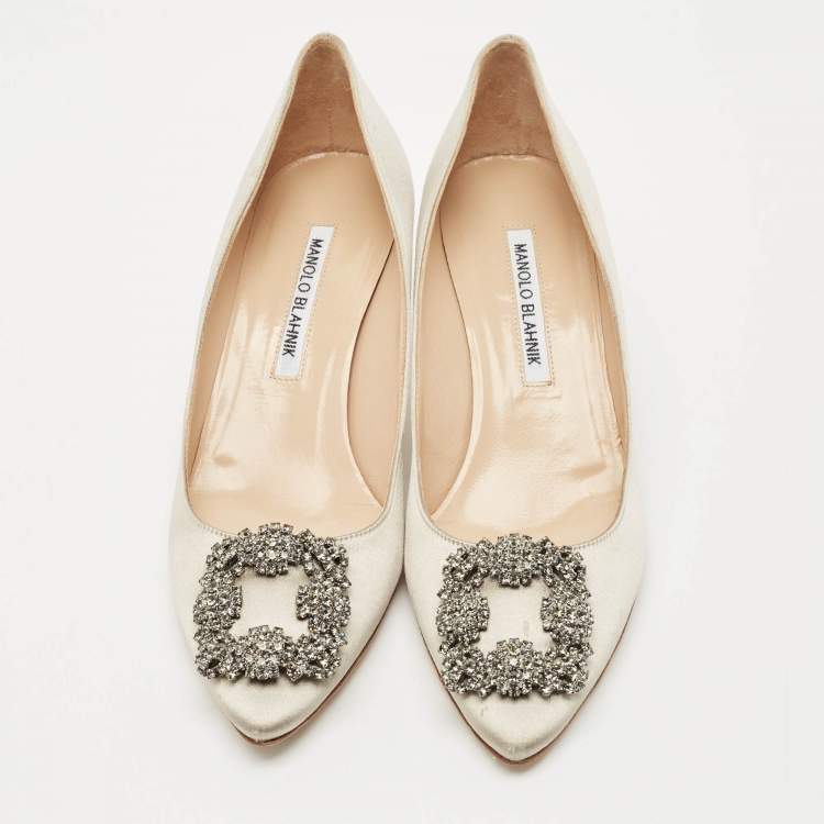 Pre Owned Manolo Blahnik Light Grey Satin Hangisi Crystal Embellished Pumps 37.5