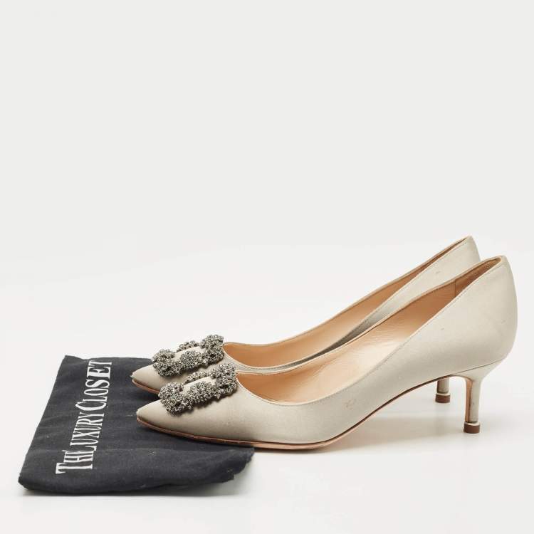 Pre Owned Manolo Blahnik Light Grey Satin Hangisi Crystal Embellished Pumps 37.5
