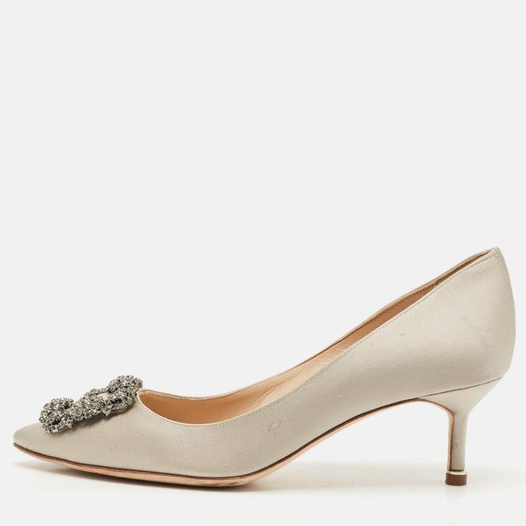 Pre Owned Manolo Blahnik Light Grey Satin Hangisi Crystal Embellished Pumps 37.5