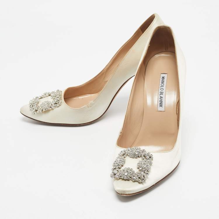 Pre Owned Manolo Blahnik Ivory Satin Hangisi Pumps Size 39.5