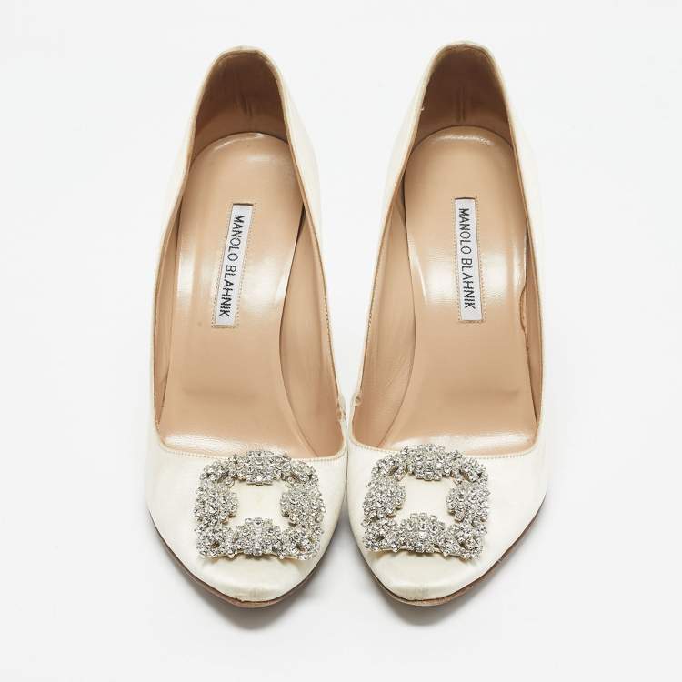 Pre Owned Manolo Blahnik Ivory Satin Hangisi Pumps Size 39.5