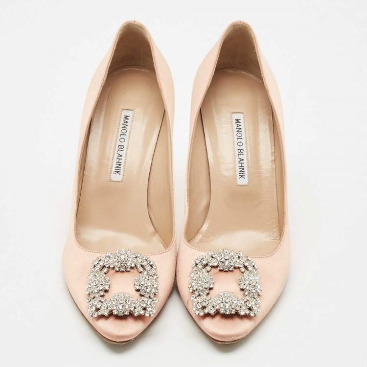 Pre Owned Manolo Blahnik Peach Satin Hangisi Pumps Size 39