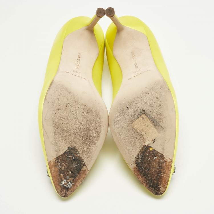 Pre Owned Manolo Blahnik Yellow Satin Hangisi Pumps Size 38.5