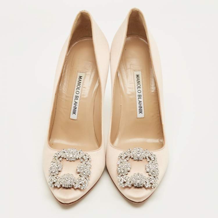 Pre Owned Manolo Blahnik Beige Satin Hangisi Pumps Size 37