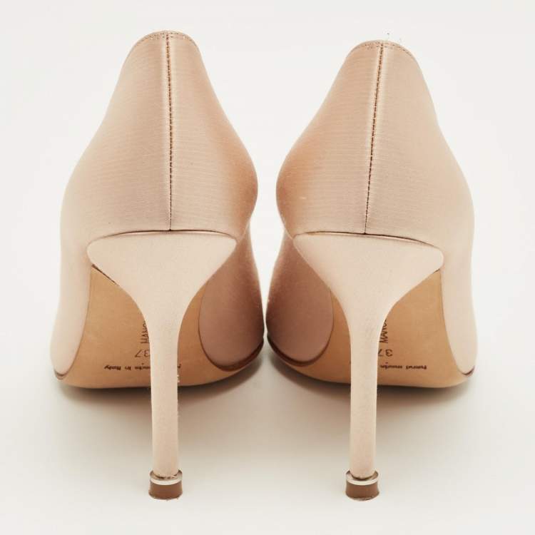 Pre Owned Manolo Blahnik Beige Satin Hangisi Pumps Size 37