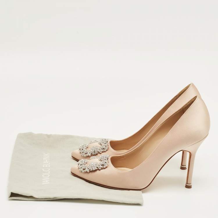 Pre Owned Manolo Blahnik Beige Satin Hangisi Pumps Size 37