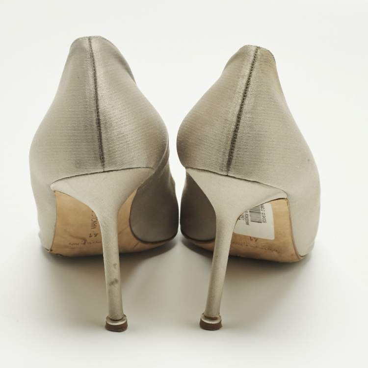 Pre Owned Manolo Blahnik Grey Satin Hangisi Pumps Size 41