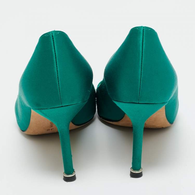 Pre Owned Manolo Blahnik Green Satin Hangisi Pumps Size 38