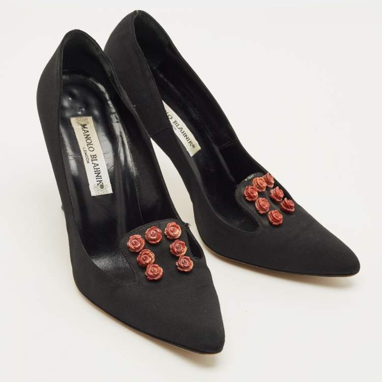 Pre Owned Manolo Blahnik Size 39 Black Canvas Rose Embellished Pumps