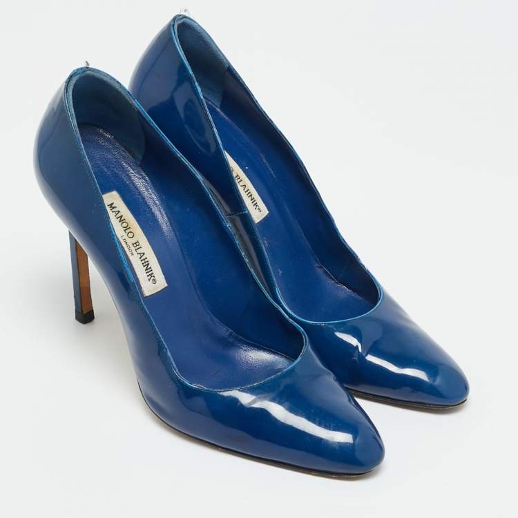 Pre Owned Manolo Blahnik Size 40.5 Blue Patent Leather Almond Toe Pumps