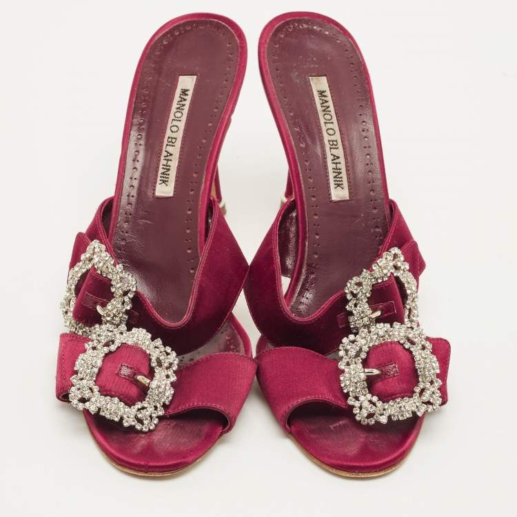 Pre Owned Manolo Blahnik Gable Size 39 Burgundy Satin Slide Sandals
