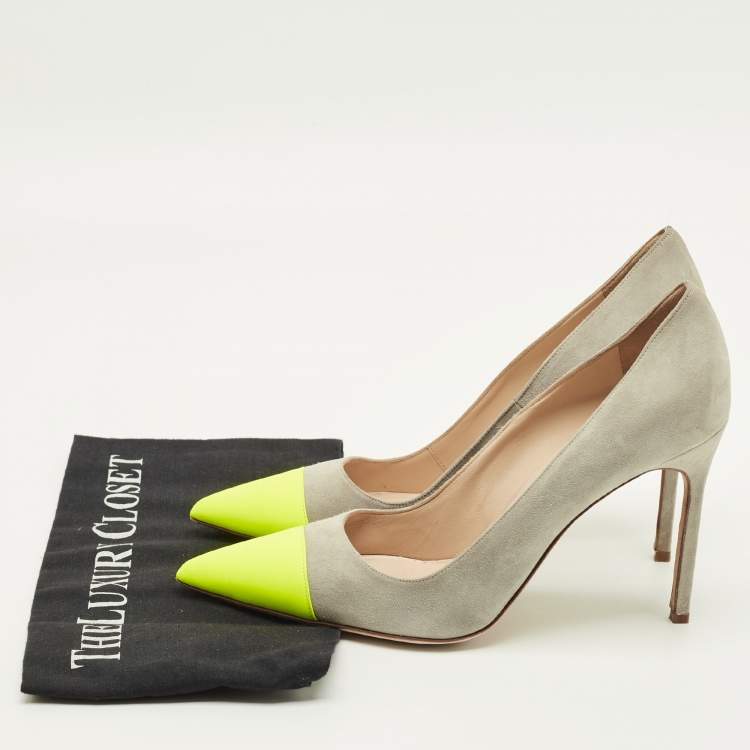 Pre Owned Manolo Blahnik Bipunta Size 40 Grey Leather and Suede Pumps